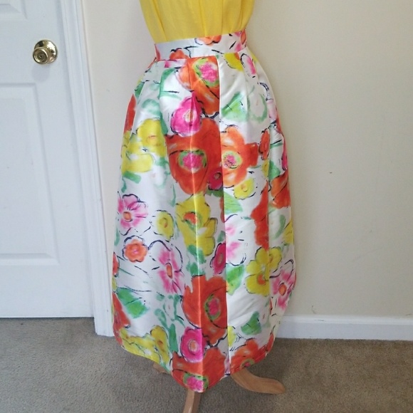 Floral skirt, Size L in Juniors - Picture 5 of 8